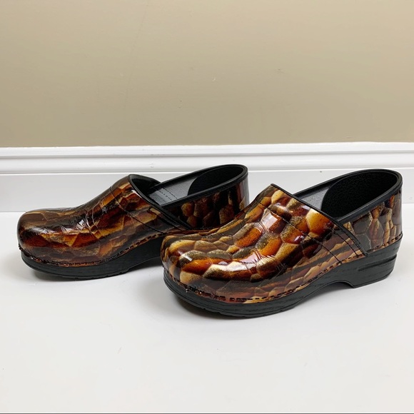 Dansko professional nursing clogs in reptile print - Picture 3 of 9